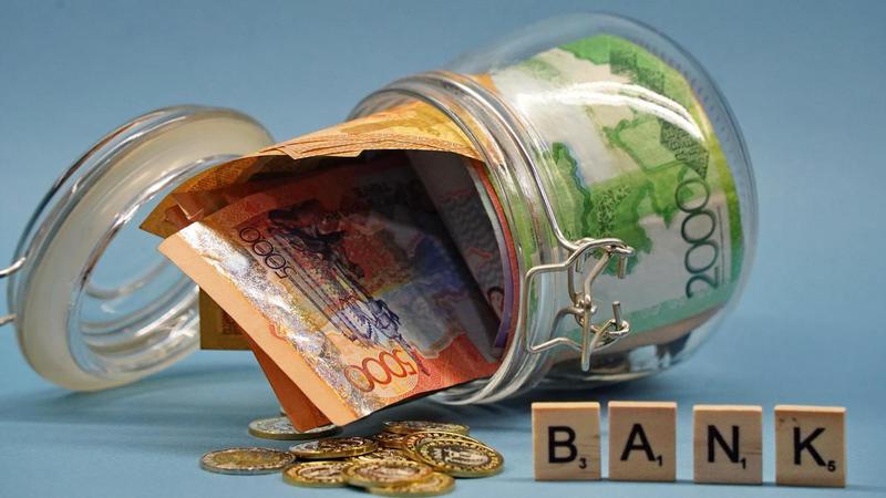 Банки Казахстана обязали списывать кредиты